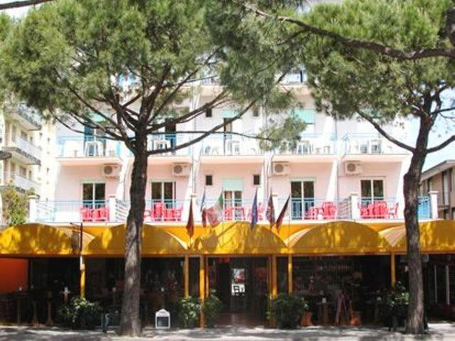 Hotel Canova ليدو دي يسولو المظهر الخارجي الصورة